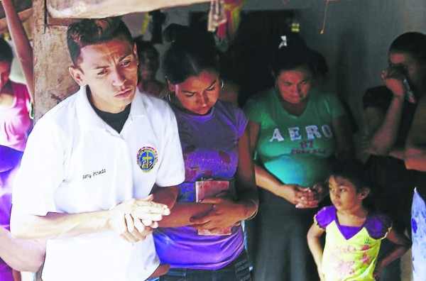 'Les ruego que piensen en este dolor de madre, no los dejen allí”