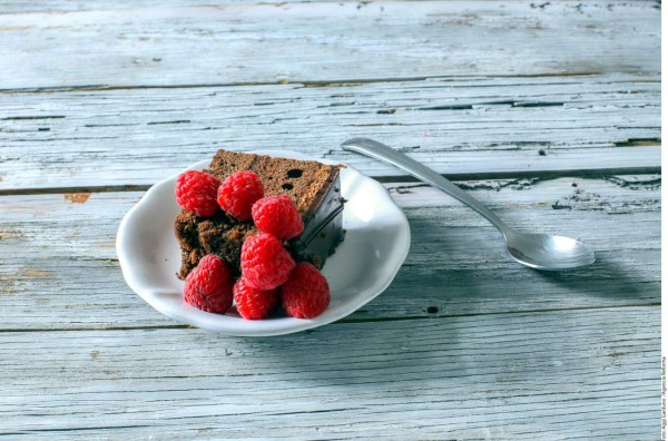 Pastel de chocolate en tres texturas