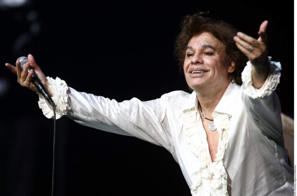 Adiós a Juan Gabriel, el divo del 'Yo no nací para amar' y del 'Amor Eterno'