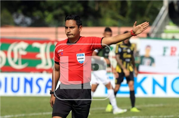 Said Martínez invalidó de mala manera un gol legal del Real España.