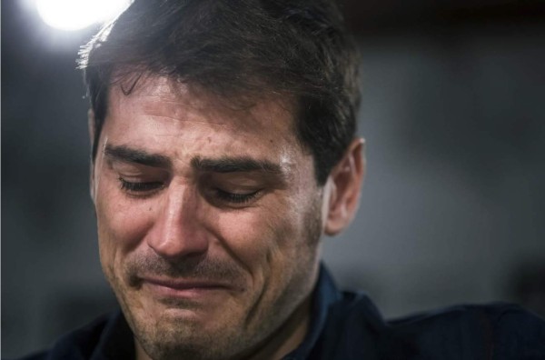 VIDEO: Casillas deja al Real Madrid entre lágrimas y solo