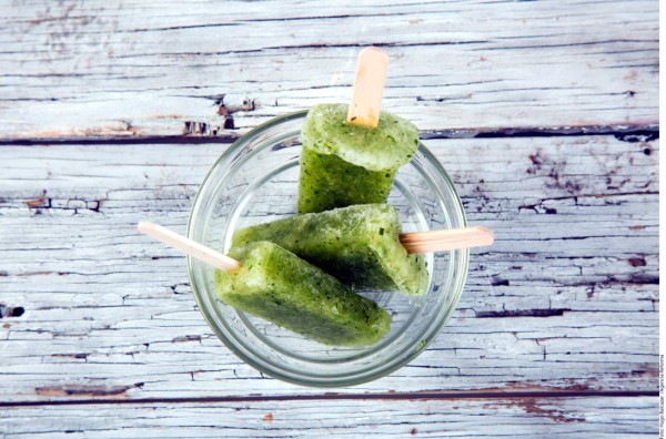 Paletas heladas de pepino, limón y apio