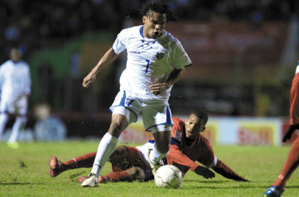 Honduras sale bien librado en el debut