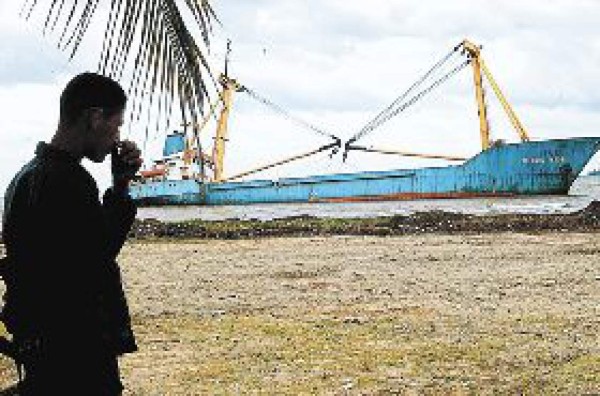 Cada vez más se hunde barco