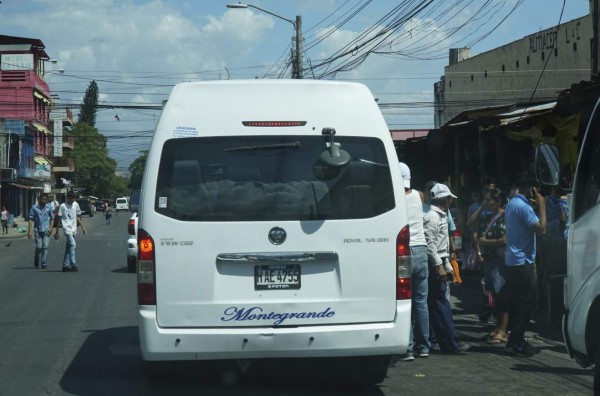 Transporte y comercio informal incumplieron la prohibición
