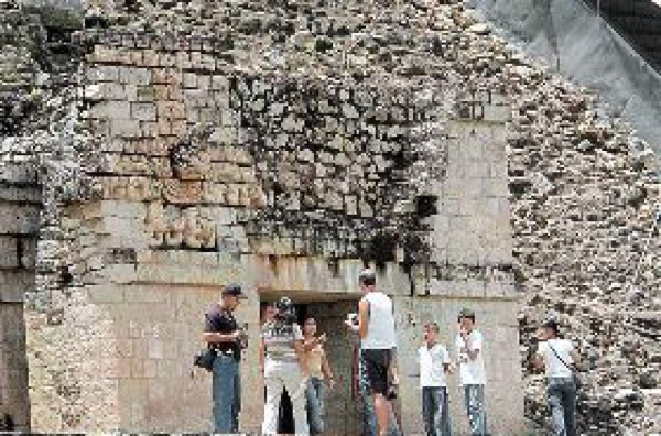 Tarifas ahuyentan a turistas de Copán