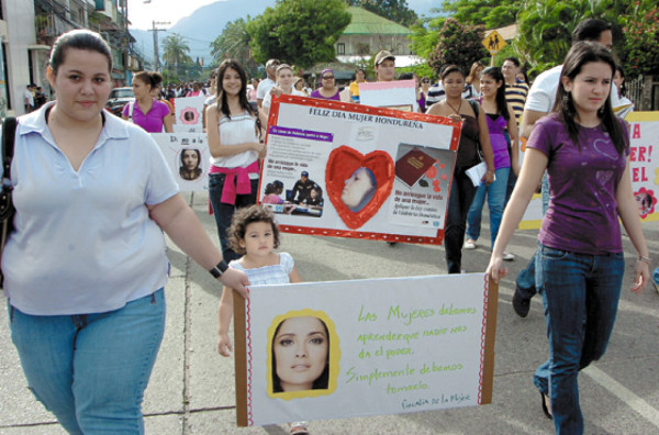 Honduras: Mujeres exigen un alto a los femicidios