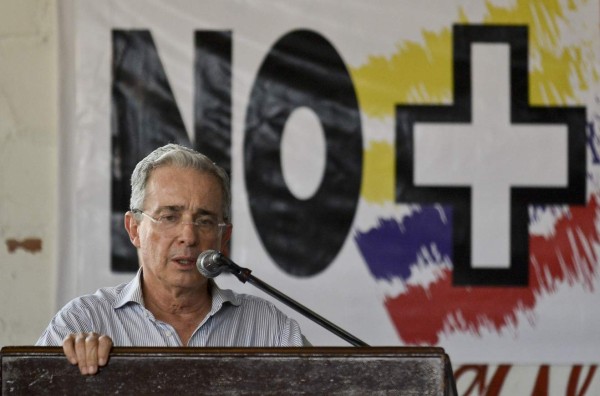 Uribe: 'la palabra paz queda herida' con acuerdo entre Colombia y FARC