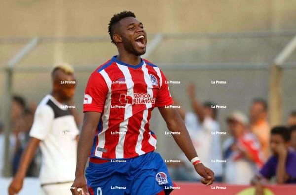 Jorge Bengoché marcó los dos goles para el triunfo de Olimpia ante Honduras Progreso. Foto Neptalí Romero