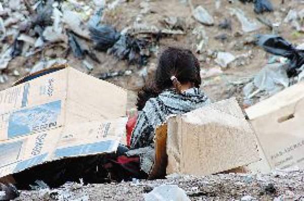 Indiferencia gubernamental ante niños en los botaderos
