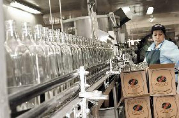 A la baja producción de rones y licores