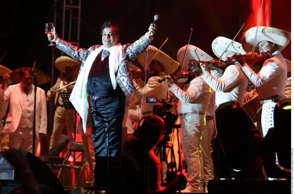 Juan Gabriel emocionó a Los Ángeles en su último concierto