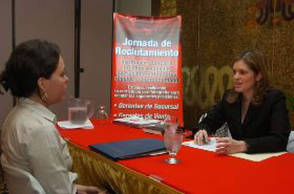 Elektra ofrece trabajo y crecimiento