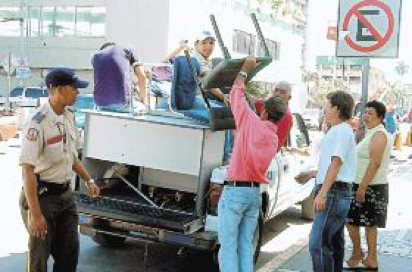 Realizan traslado del juzgado de policía municipal