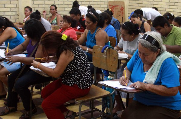 Más de 70,000 personas no saben leer ni escribir en San Pedro Sula
