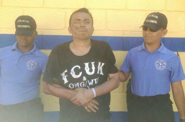 Pasajeros dan golpiza a presunto asaltante de bus