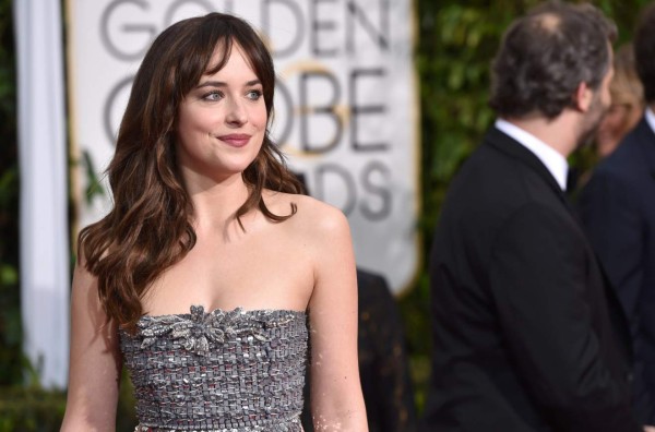 Dakota Johnson robó un látigo de 'Cincuenta sombras de Grey'