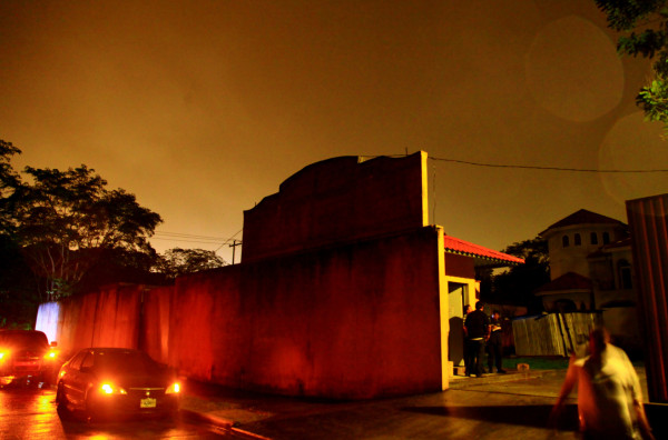 Ultiman a un guardia para robarle el arma