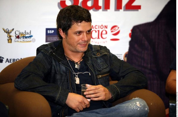 Alejandro Sanz presume de su primera colección de ropa