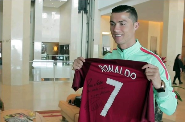Detallazo de Cristiano Ronaldo con un futbolista enfermo de cáncer