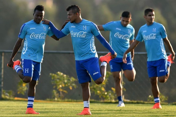 Honduras pule su táctica para el debut mundialista ante Francia
