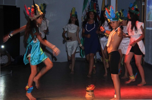 Noche artística y cultural de Saint Paul Academy