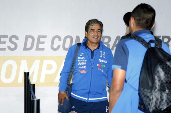 Selección de Honduras y un motivado Jorge Luis Pinto ya vuelan a México