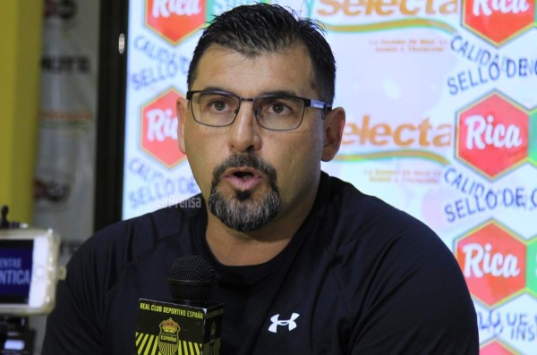 'Tato' García: 'Acá los partidos son de 40 minutos'