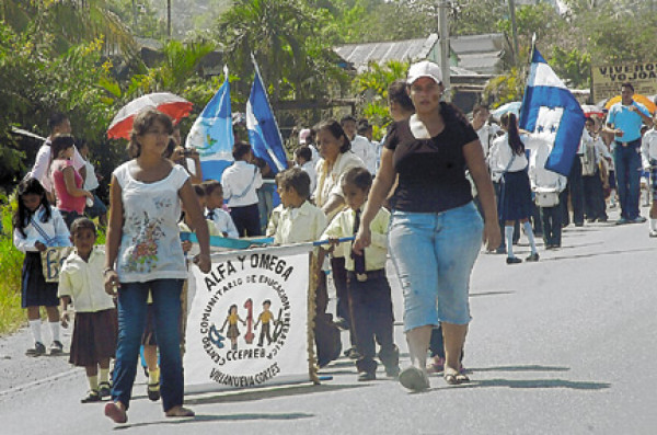 Hondureños se visten de civismo y orgullo