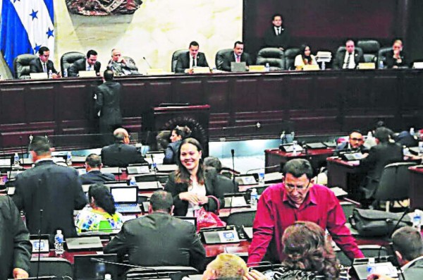 Proyecto de Ley de Transporte pasa sin problemas segundo debate en el CN
