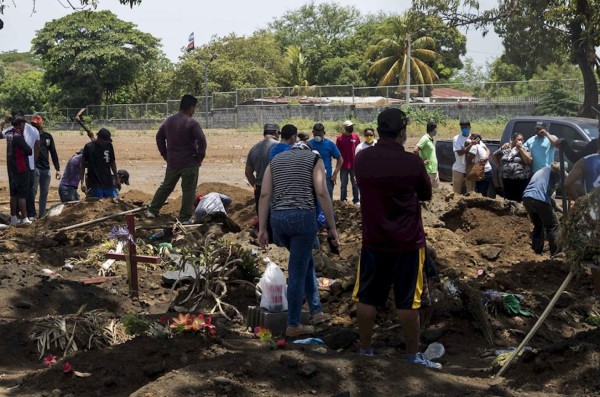'Entierros express”, la caravana de la muerte que atemoriza a los nicaragüenses