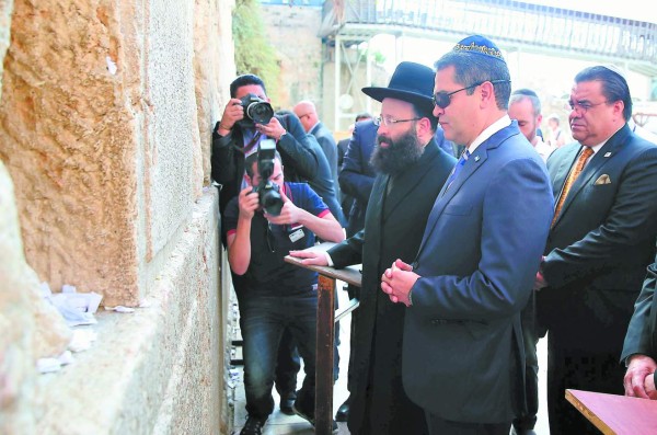 Palestina, inquieta por visita de Presidente hondureño a lugares santos