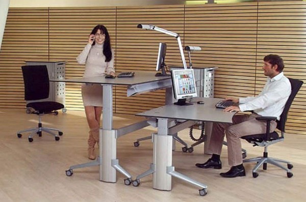 ¿Un escritorio que le permita estar sentado y de pie mejorará su salud?
