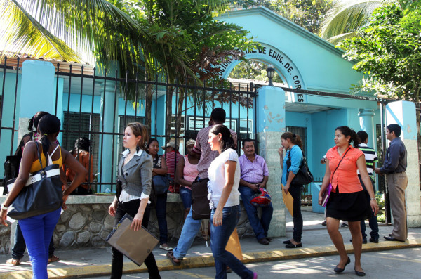 Inicia la carrera por una plaza docente en Cortés