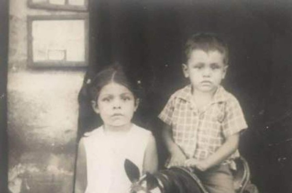 Recuerdo de la infancia: La foto de JOH junto a su hermana Hilda