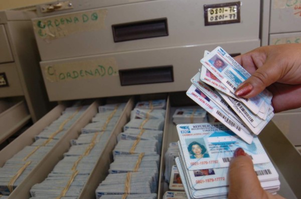 Diputados exigen depurar el censo antes de pensar en la nueva tarjeta de identidad