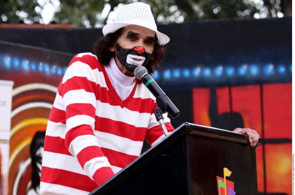 Cirujanos evalúan el corazón de Cepillín