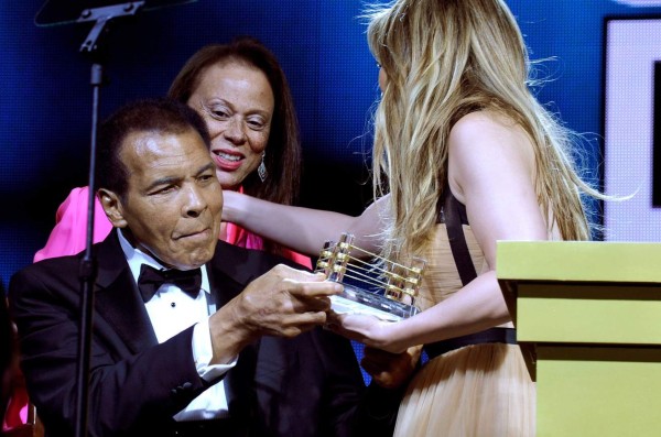 Familia de Ali pide privacidad durante su funeral