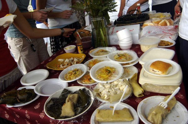 Sampedranos aumentan hasta 10 libras durante la época navideña