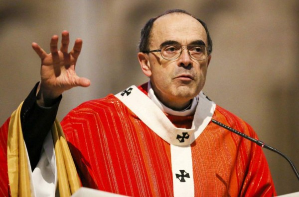 Cardenal francés será juzgado por no denunciar casos de pederastia