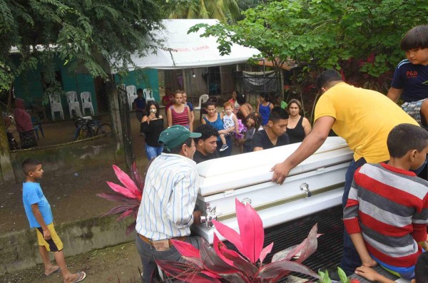 Sepultan al pequeño Ian, asesinado a golpes en EUA