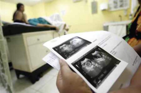 Cidh admite demanda contra El Salvador por caso de aborto