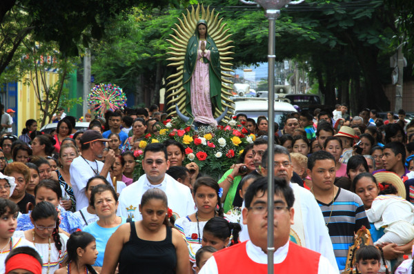 Honduras: Fervor en el día de la Virgen de Guadalupe