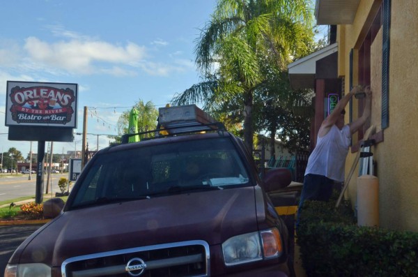 Huracán Matthew se abate sobre Bahamas y avanza hacia costa este de Florida ﻿
