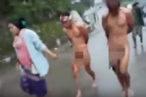 VIDEO: Familiares de jovencita desnudan y exponen a sus presuntos violadores