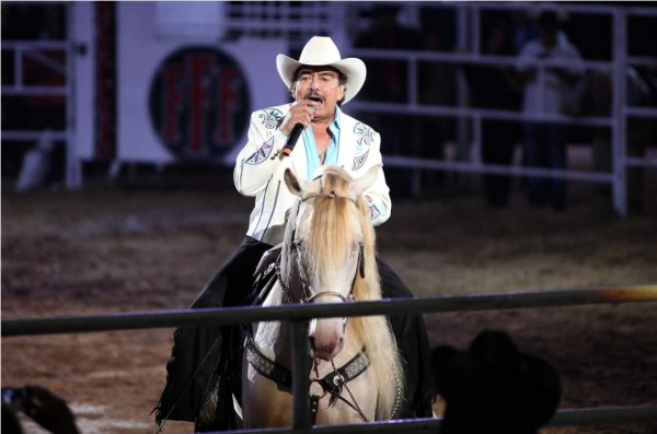 Joan Sebastián en el hospital