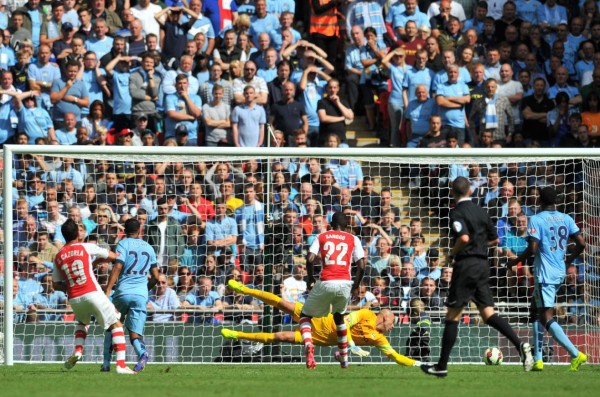 Arsenal golea al Manchester City y se queda con la 'Community Shield'
