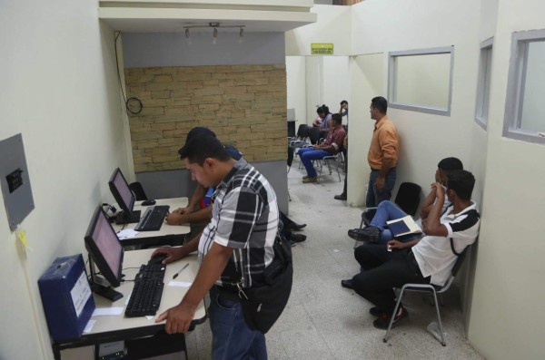 Más de 30,000 personas contratan bajo la ley por hora en la zona norte