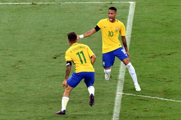 La Brasil de Neymar golea y deja a la Argentina de Messi lejos del Mundial