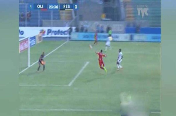 Video: El terrible fallo de Ángel Tejeda frente al Olimpia